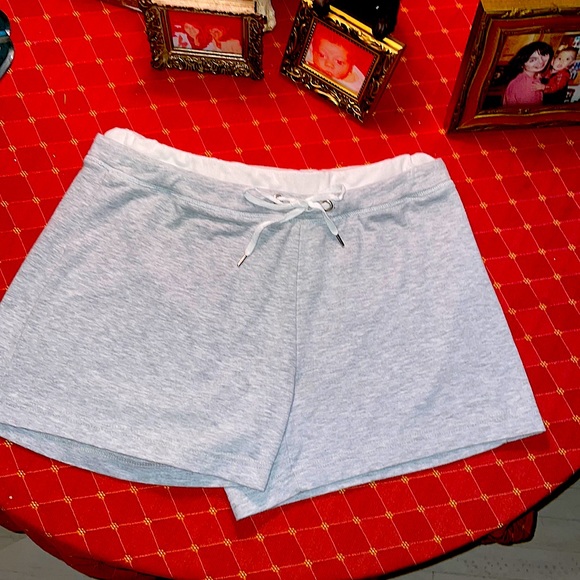 Grey short shorts - Picture 1 of 5